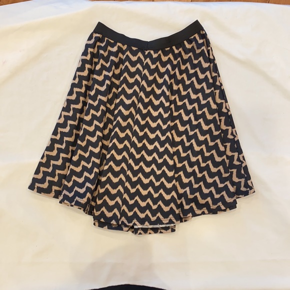 Iris Design mini skirt - Picture 3 of 4